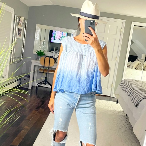 We The Free Tops - We The Free People blue Ombre boxy sleeveless pleated top size XS